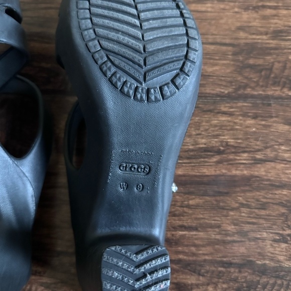 Crocs Cyprus IV Black Strappy Peep Toe Comfort High Heeled Sandals Wedges W 9 - Picture 3 of 5